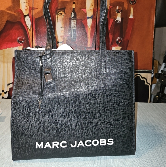 Marc Jacobs Handbags - Marc Jacobs Black Textured Tote